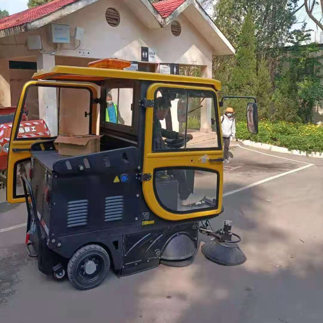 云南昆明寶來潔交機(jī)格美S6駕駛室掃地車電動(dòng)掃地車?yán)ッ鲌A通山動(dòng)物園交機(jī)培訓(xùn)