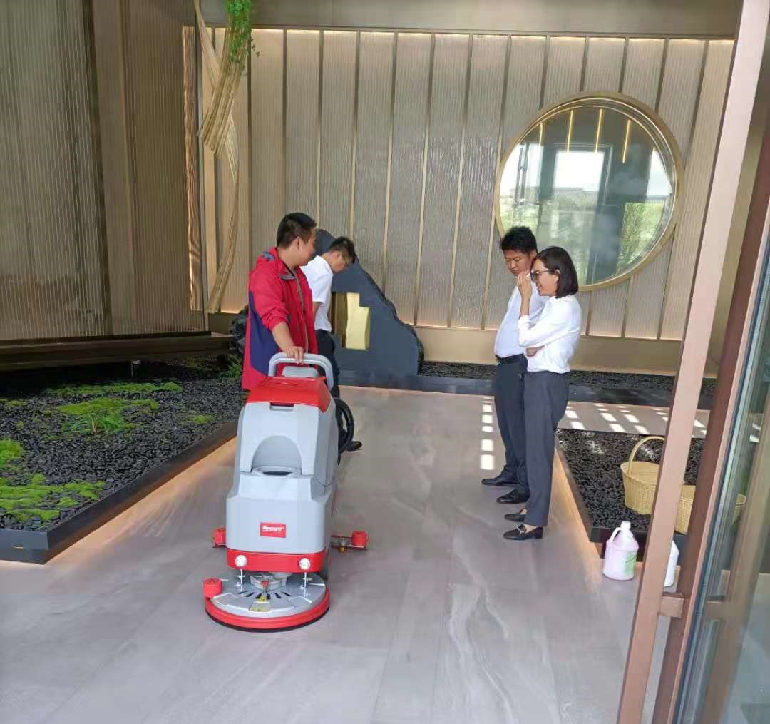 酒店內部使用貝納特C510B pro手推式洗地機