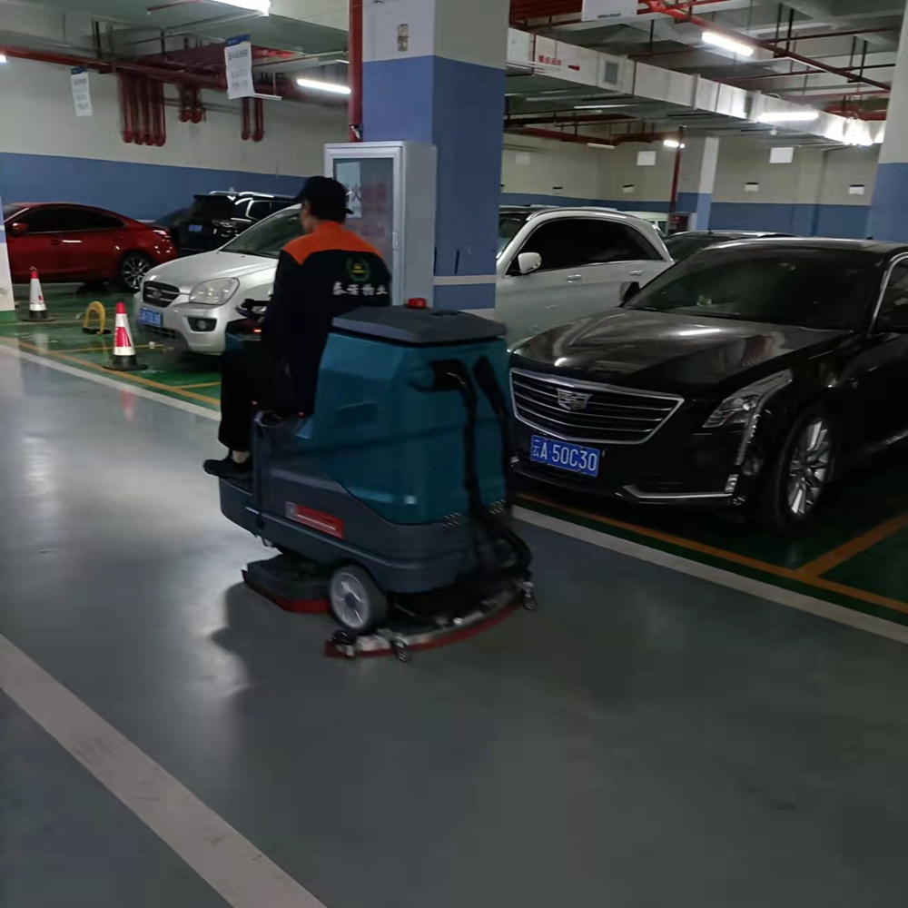 云南昆明寶來潔交機(jī)寶來潔D8駕駛式洗地機(jī)交機(jī)培訓(xùn)正式服