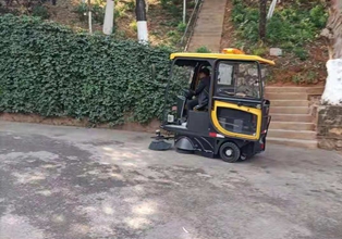 云南昆明寶來潔交機(jī)格美S6駕駛室掃地車電動掃地車?yán)ッ鲌A通山動物園交機(jī)培訓(xùn)