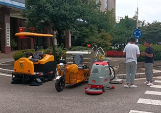 云南昆明寶來(lái)潔格美駕駛式掃地車S2A貝納特手推式洗地機(jī)S510B Basic絮實(shí)高壓沖洗車k11-2洗地盤正式服役云南省農(nóng)業(yè)科學(xué)院保潔