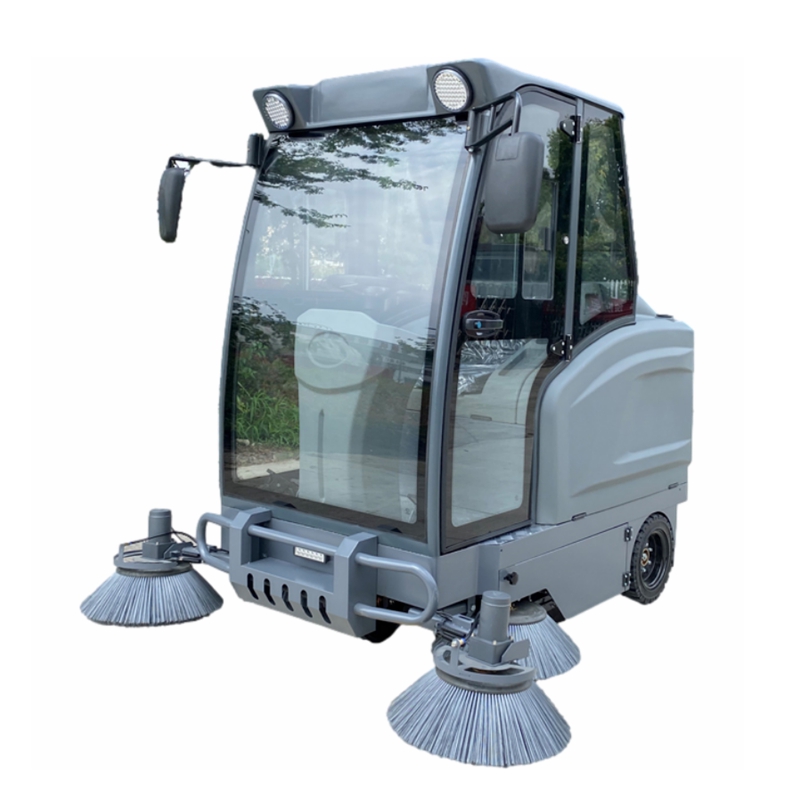 全封閉滾塑2000型掃地車(chē)
